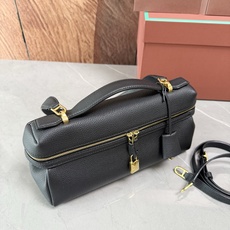 Lori piana诺悠翩雅 Extra Softy Bag L29手袋 颜色:黑色 款号:FAW0113 Extra Lori piana诺悠翩雅 Extra Softy Bag L29手袋 颜色:黑色 款号:FAW0113 Extra