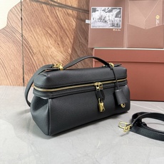 Lori piana诺悠翩雅 Extra Softy Bag L29手袋 颜色:黑色 款号:FAW0113 Extra Lori piana诺悠翩雅 Extra Softy Bag L29手袋 颜色:黑色 款号:FAW0113 Extra