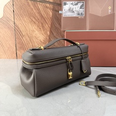 Lori piana诺悠翩雅 Extra Softy Bag L29手袋 颜色:咖啡色 款号:FAW0113 Extra Lori piana诺悠翩雅 Extra Softy Bag L29手袋 颜色:咖啡色 款号:FAW0113 Extra