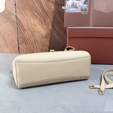 Lori piana诺悠翩雅 Extra Softy Bag L29手袋 颜色:浅乳香色 款号:FAW0113 Extr Lori piana诺悠翩雅 Extra Softy Bag L29手袋 颜色:浅乳香色 款号:FAW0113 Extr