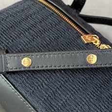 Loro piana Extra Pocket L19手拿包 小牛皮/货号:FAI8393 颜色:深蓝条纹布 产品详情 Loro piana Extra Pocket L19手拿包 小牛皮/货号:FAI8393 颜色:深蓝条纹布 产品详情