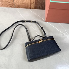 Loro piana Extra Pocket L19手拿包 小牛皮/货号:FAI8393 颜色:深蓝条纹布 产品详情 Loro piana Extra Pocket L19手拿包 小牛皮/货号:FAI8393 颜色:深蓝条纹布 产品详情