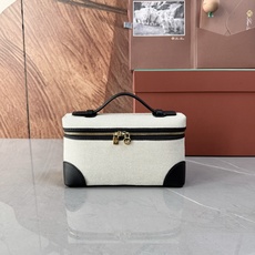 Loro piana Extra Pocket L19手拿包 小牛皮/货号:FAI8393 颜色:黑色帆布 产品详情 宽 Loro piana Extra Pocket L19手拿包 小牛皮/货号:FAI8393 颜色:黑色帆布 产品详情 宽