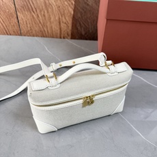 Loro piana Extra Pocket L19手拿包 小牛皮/货号:FAI8393 颜色:白色帆布 产品详情 宽 Loro piana Extra Pocket L19手拿包 小牛皮/货号:FAI8393 颜色:白色帆布 产品详情 宽