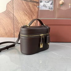 Loro piana Extra Softy Case L21手袋 款号:FLW0346 颜色:咖啡色羊皮 Extra Loro piana Extra Softy Case L21手袋 款号:FLW0346 颜色:咖啡色羊皮 Extra