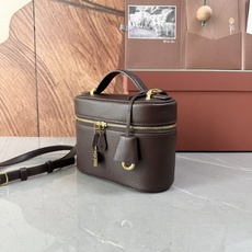Loro piana Extra Softy Case L21手袋 款号:FLW0346 颜色:咖啡色羊皮 Extra Loro piana Extra Softy Case L21手袋 款号:FLW0346 颜色:咖啡色羊皮 Extra