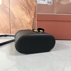 Loro piana Extra Softy Case L21手袋 款号:FLW0346 颜色:黑色羊皮 Extra S Loro piana Extra Softy Case L21手袋 款号:FLW0346 颜色:黑色羊皮 Extra S