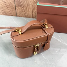 Loro piana Extra Softy Case L21手袋 款号:FLW0346 颜色:暖棕色羊皮 Extra Loro piana Extra Softy Case L21手袋 款号:FLW0346 颜色:暖棕色羊皮 Extra