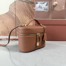 Loro piana Extra Softy Case L21手袋 款号:FLW0346 颜色:暖棕色羊皮 Extra Loro piana Extra Softy Case L21手袋 款号:FLW0346 颜色:暖棕色羊皮 Extra