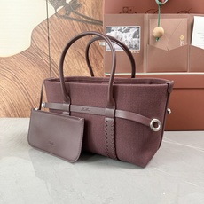 Loro piana 诺悠翩雅 Ghiera Shopper 小号购物袋 紫色帆布 采用粒面皮革精制而成,超大容量设计, Loro piana 诺悠翩雅 Ghiera Shopper 小号购物袋 紫色帆布 采用粒面皮革精制而成,超大容量设计,