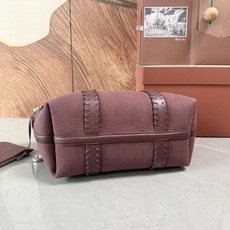 Loro piana 诺悠翩雅 Ghiera Shopper 小号购物袋 紫色帆布 采用粒面皮革精制而成,超大容量设计, Loro piana 诺悠翩雅 Ghiera Shopper 小号购物袋 紫色帆布 采用粒面皮革精制而成,超大容量设计,