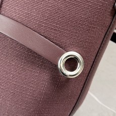 Loro piana 诺悠翩雅 Ghiera Shopper 小号购物袋 紫色帆布 采用粒面皮革精制而成,超大容量设计, Loro piana 诺悠翩雅 Ghiera Shopper 小号购物袋 紫色帆布 采用粒面皮革精制而成,超大容量设计,