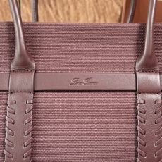 Loro piana 诺悠翩雅 Ghiera Shopper 小号购物袋 紫色帆布 采用粒面皮革精制而成,超大容量设计, Loro piana 诺悠翩雅 Ghiera Shopper 小号购物袋 紫色帆布 采用粒面皮革精制而成,超大容量设计,