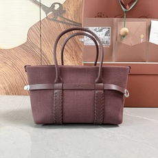 Loro piana 诺悠翩雅 Ghiera Shopper 小号购物袋 紫色帆布 采用粒面皮革精制而成,超大容量设计, Loro piana 诺悠翩雅 Ghiera Shopper 小号购物袋 紫色帆布 采用粒面皮革精制而成,超大容量设计,