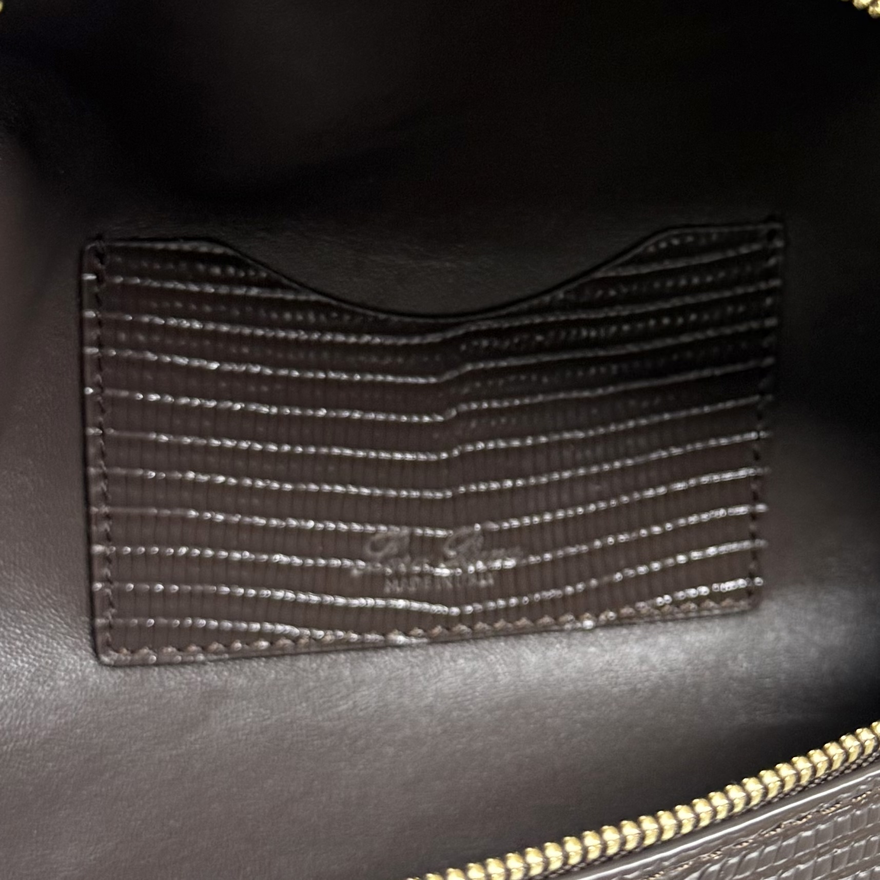 Loro piana Extra Bag L23手袋 款号：FAQ2126 颜色：咖啡色蜥蜴纹 作为一款小巧精致的优雅配