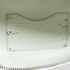 Loro piana Extra Bag L23手袋 款号:FAQ2126 颜色:喜马拉雅蜥蜴纹 作为一款小巧精致的优雅 Loro piana Extra Bag L23手袋 款号:FAQ2126 颜色:喜马拉雅蜥蜴纹 作为一款小巧精致的优雅