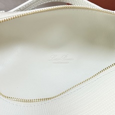 Loro piana Extra Pocket L19手拿包 小牛皮/货号:FAI8393 颜色:嫩白色蜥蜴纹 产品详情 Loro piana Extra Pocket L19手拿包 小牛皮/货号:FAI8393 颜色:嫩白色蜥蜴纹 产品详情