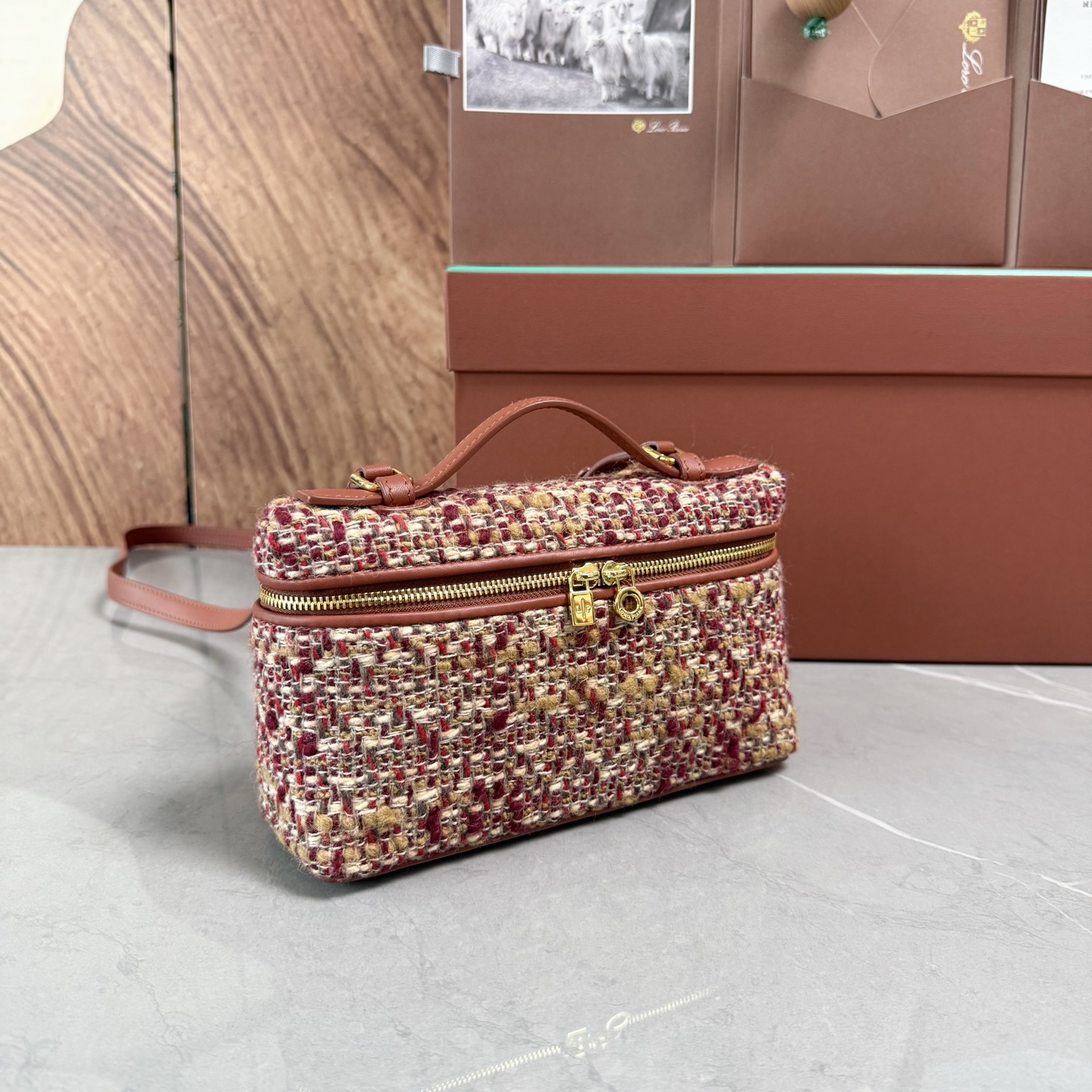 Loro piana Extra Pocket L19手拿包 小牛皮/货号:FAI8393 颜色：红色羊绒 产品详情 宽