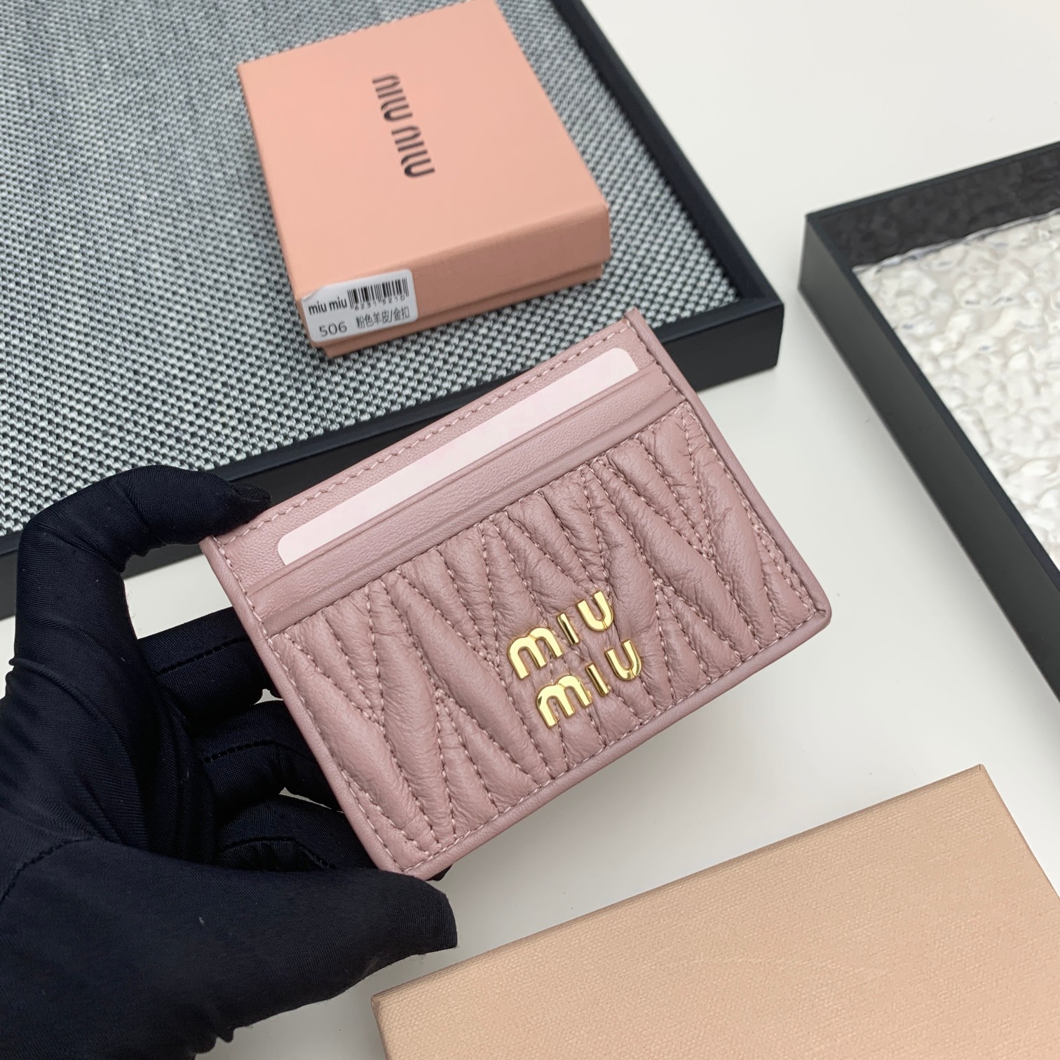 编号：506
品牌：miu miu 
颜色：黑色 粉色 蓝色
尺寸： 10*7*1
说明  miumiu