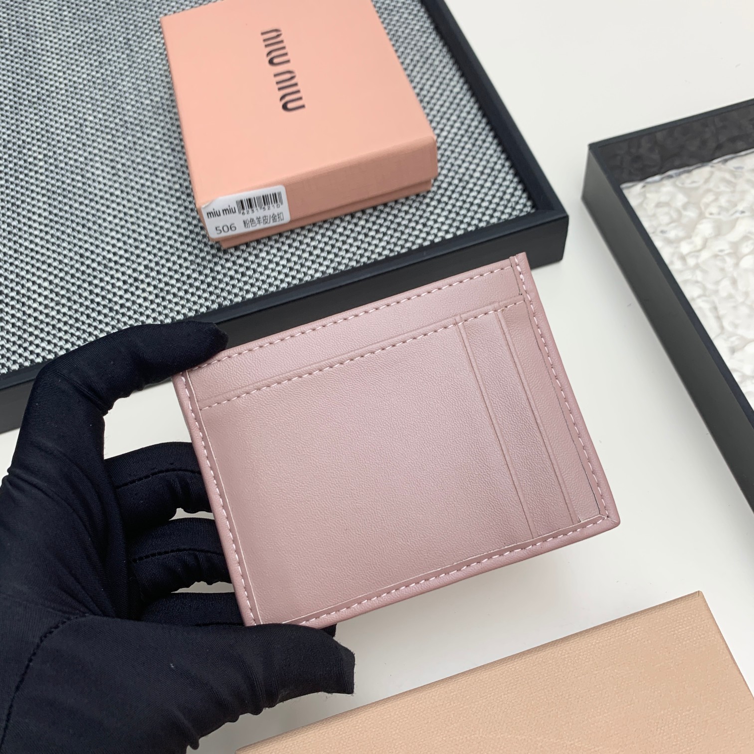 编号：506
品牌：miu miu 
颜色：黑色 粉色 蓝色
尺寸： 10*7*1
说明  miumiu