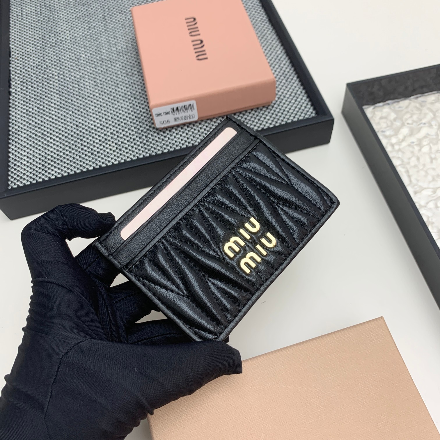 编号：506
品牌：miu miu 
颜色：黑色 粉色 蓝色
尺寸： 10*7*1
说明  miumiu