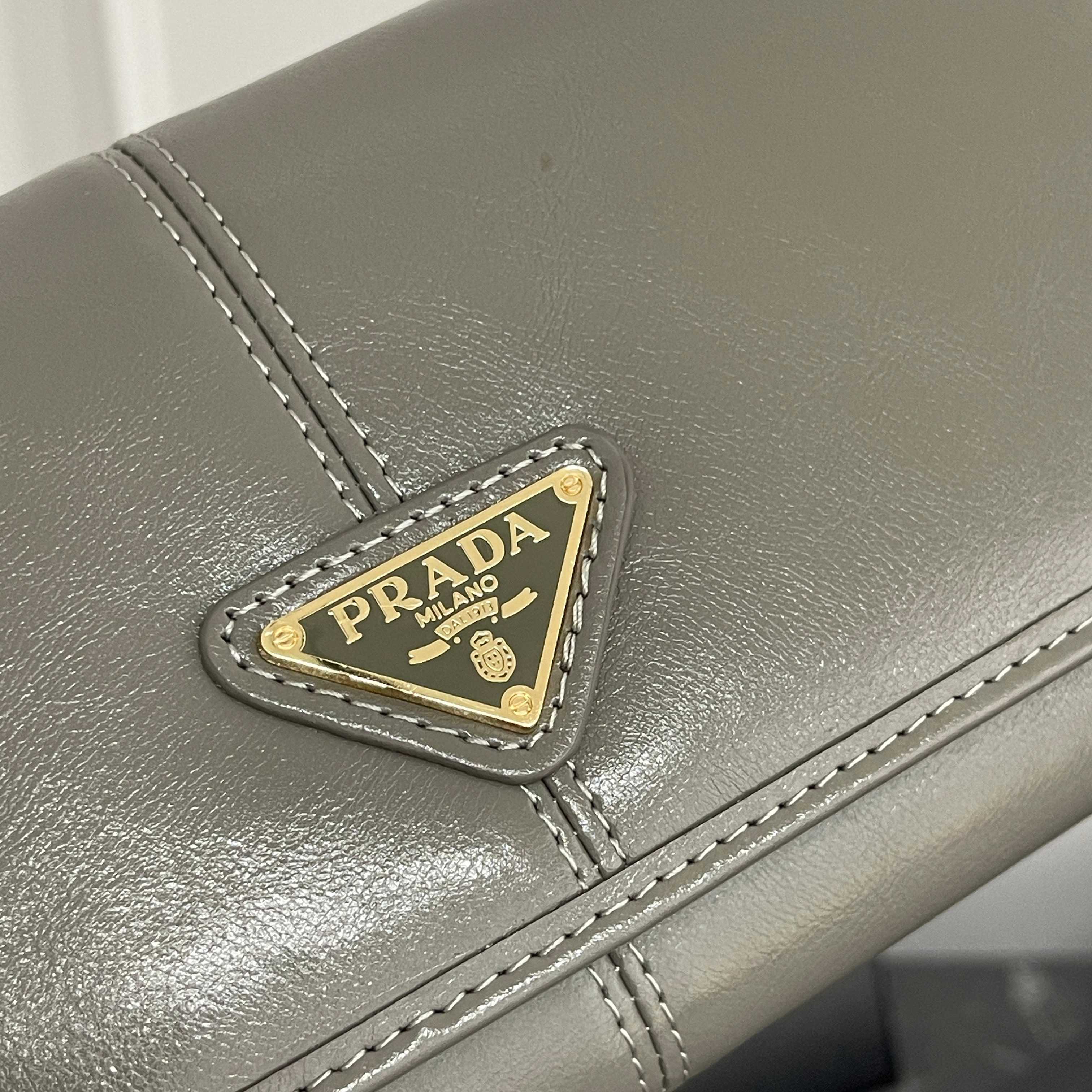 【大人気上品でコンパクト】カードコインケース 財布