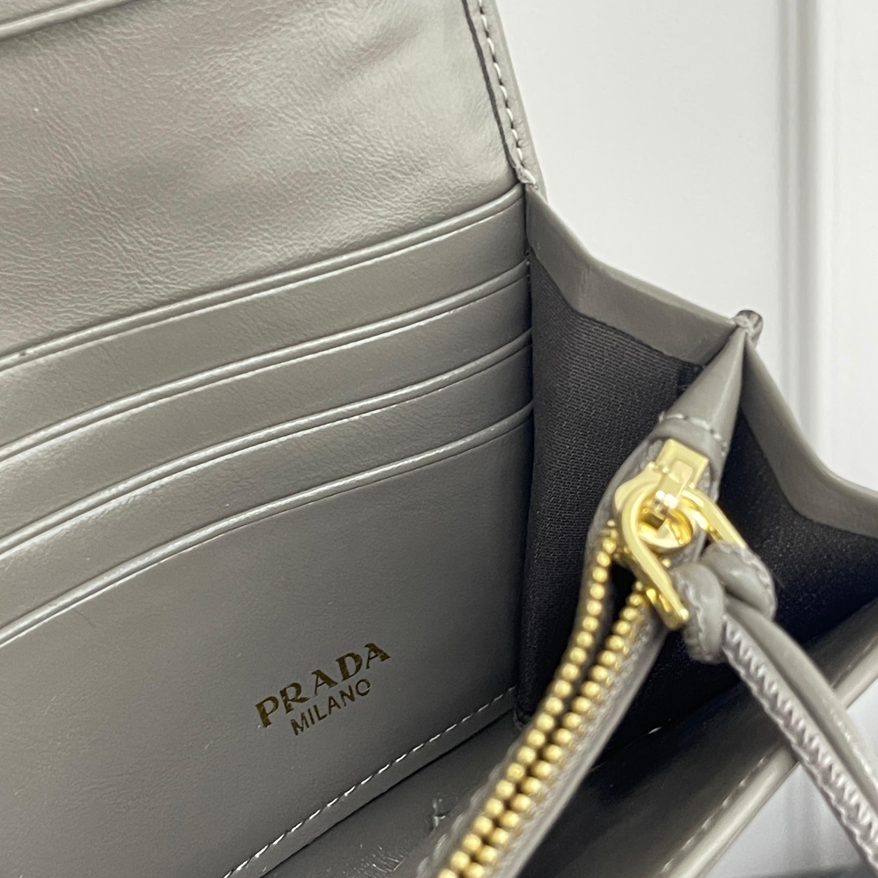 【大人気上品でコンパクト】カードコインケース 財布