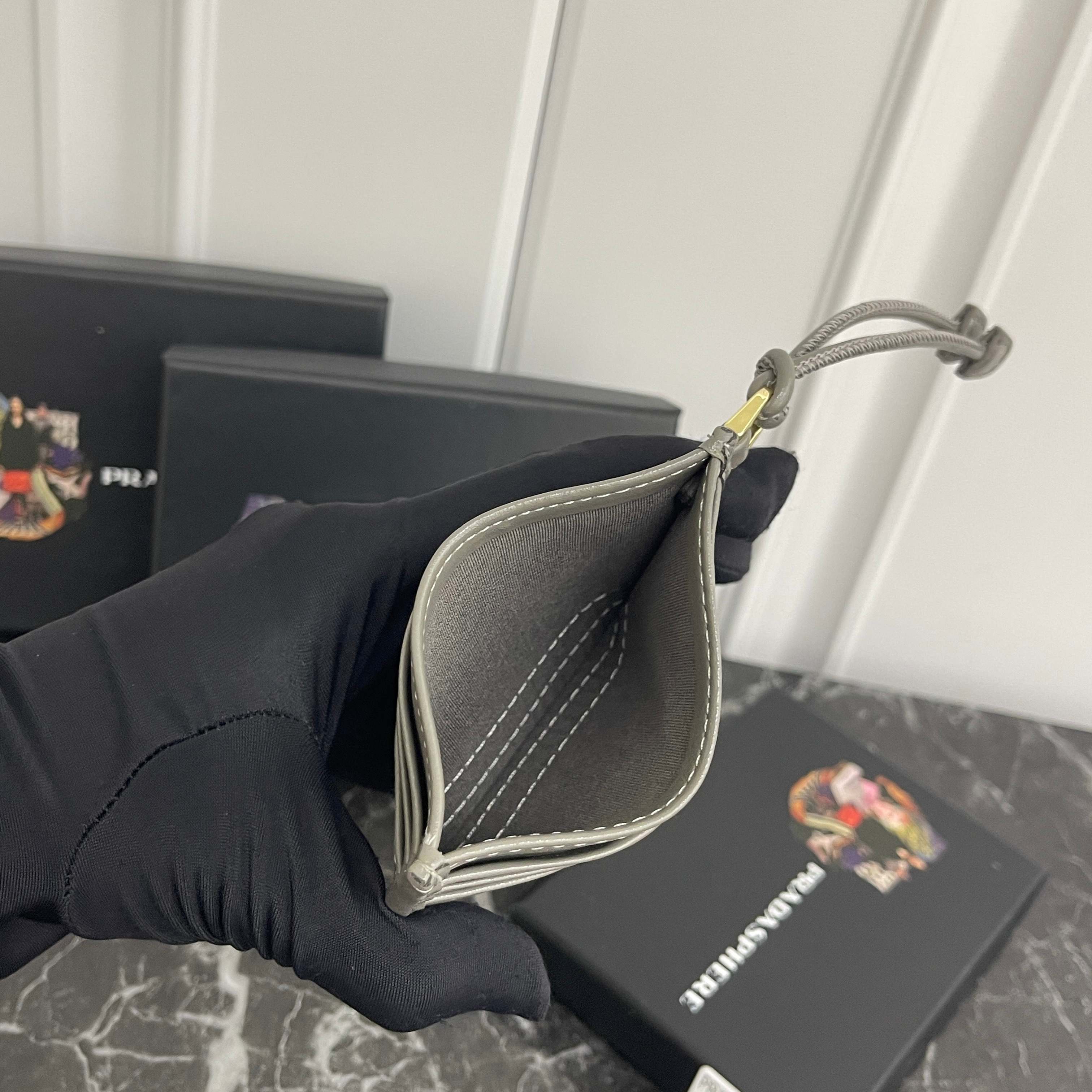 【大人気上品でコンパクト】カードコインケース 財布