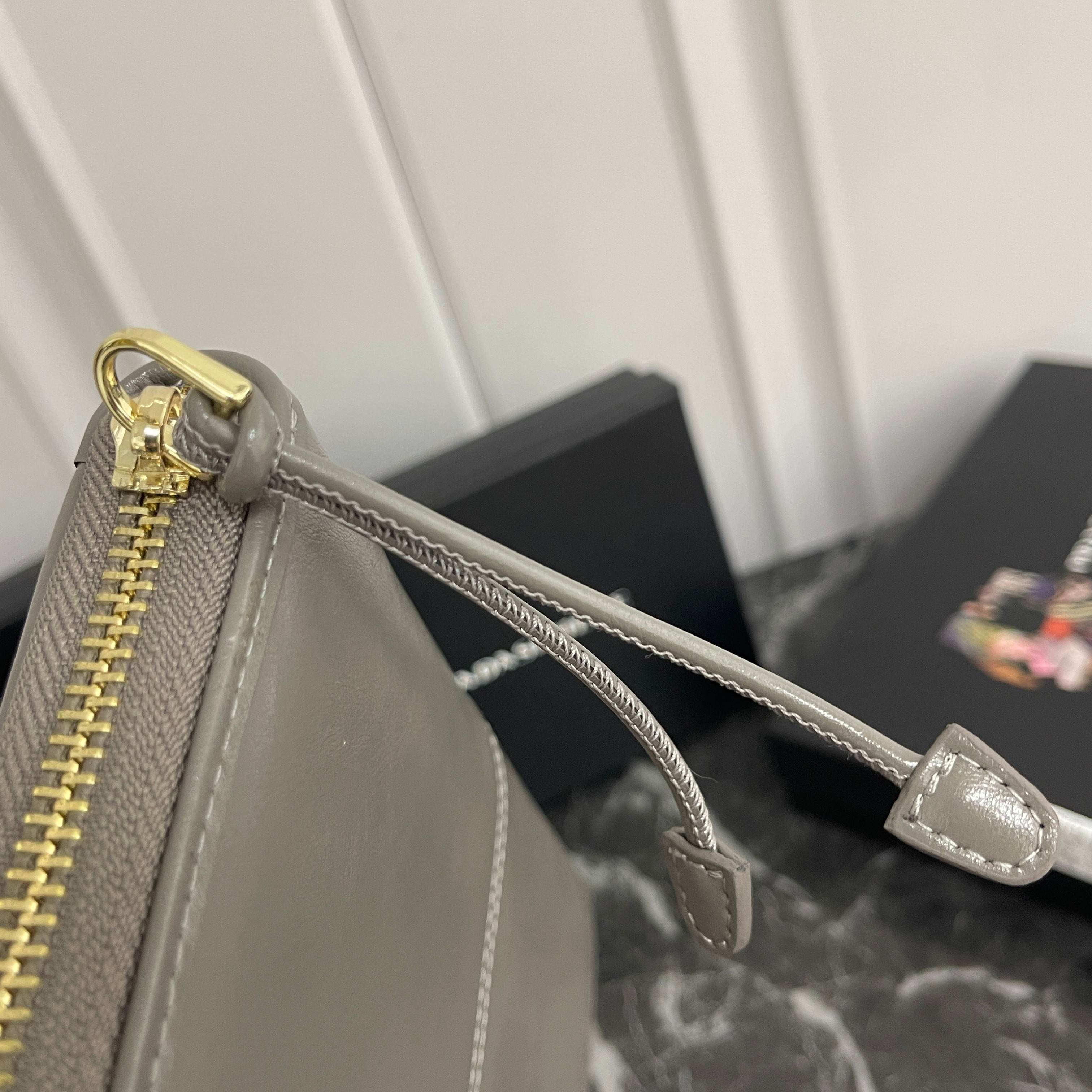 【大人気上品でコンパクト】カードコインケース 財布