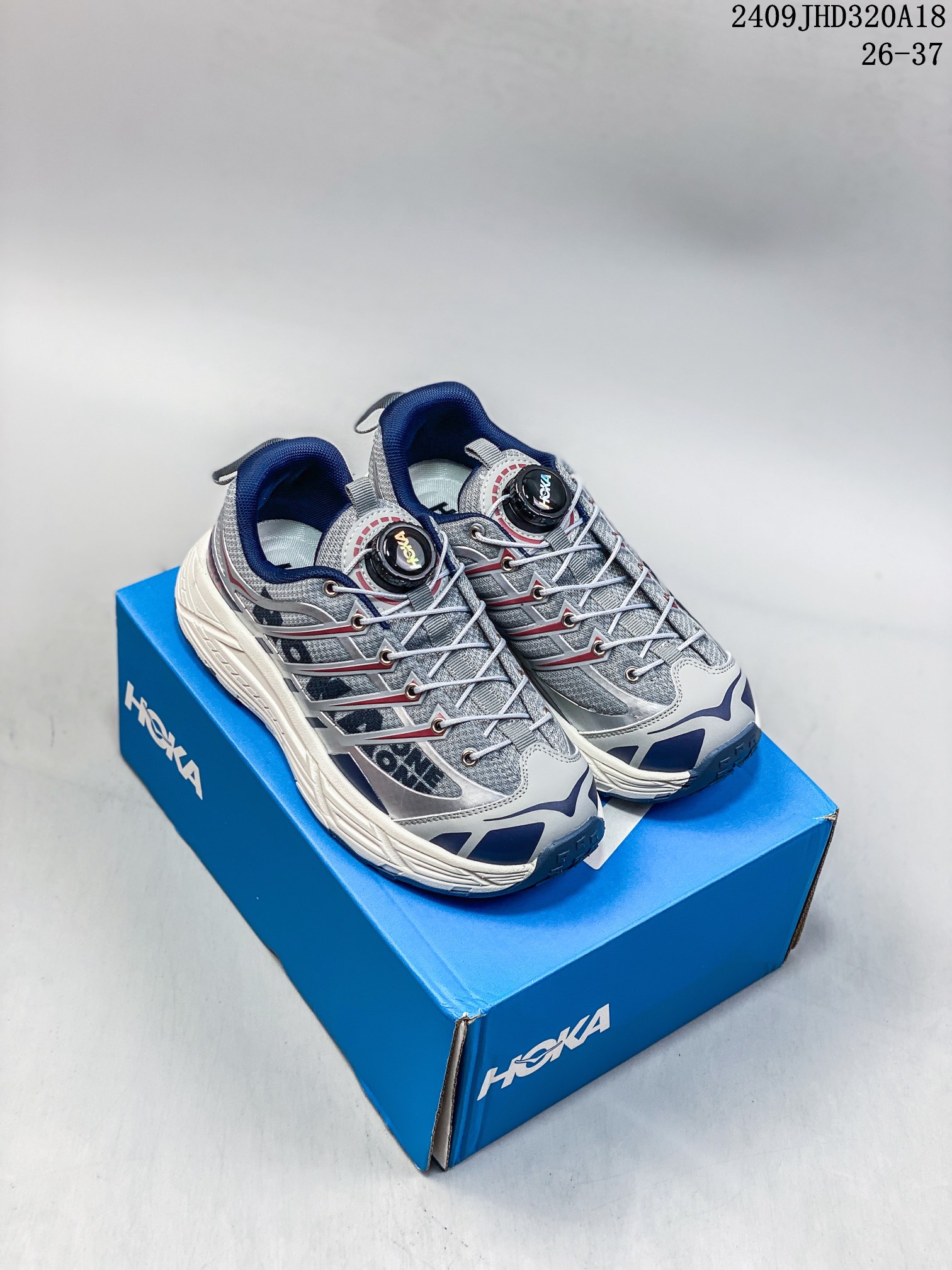 图片[4]-🈴 童鞋系列 玛法特二代 HOKA ONE ONE Mafate Speed 2 Low 轻量低帮户外越野跑鞋 户外山脉越野轻量运动跑鞋。鞋面用轻的无缝架构，鞋带用了弹性不易松脱的扁宽弹性鞋带，轻薄的TPU贴在透气的鞋面上。以阿尔卑斯山脉为主将亮色与蓝色调覆盖在这轮廓之上，前掌与中掌部分进行加宽，橡胶大底，EVA缓震鞋底用滚动平衡技术引导跑者自然步态。 65XIB919 类型： 尺码：26-37 09JHD320A18-选品中心
