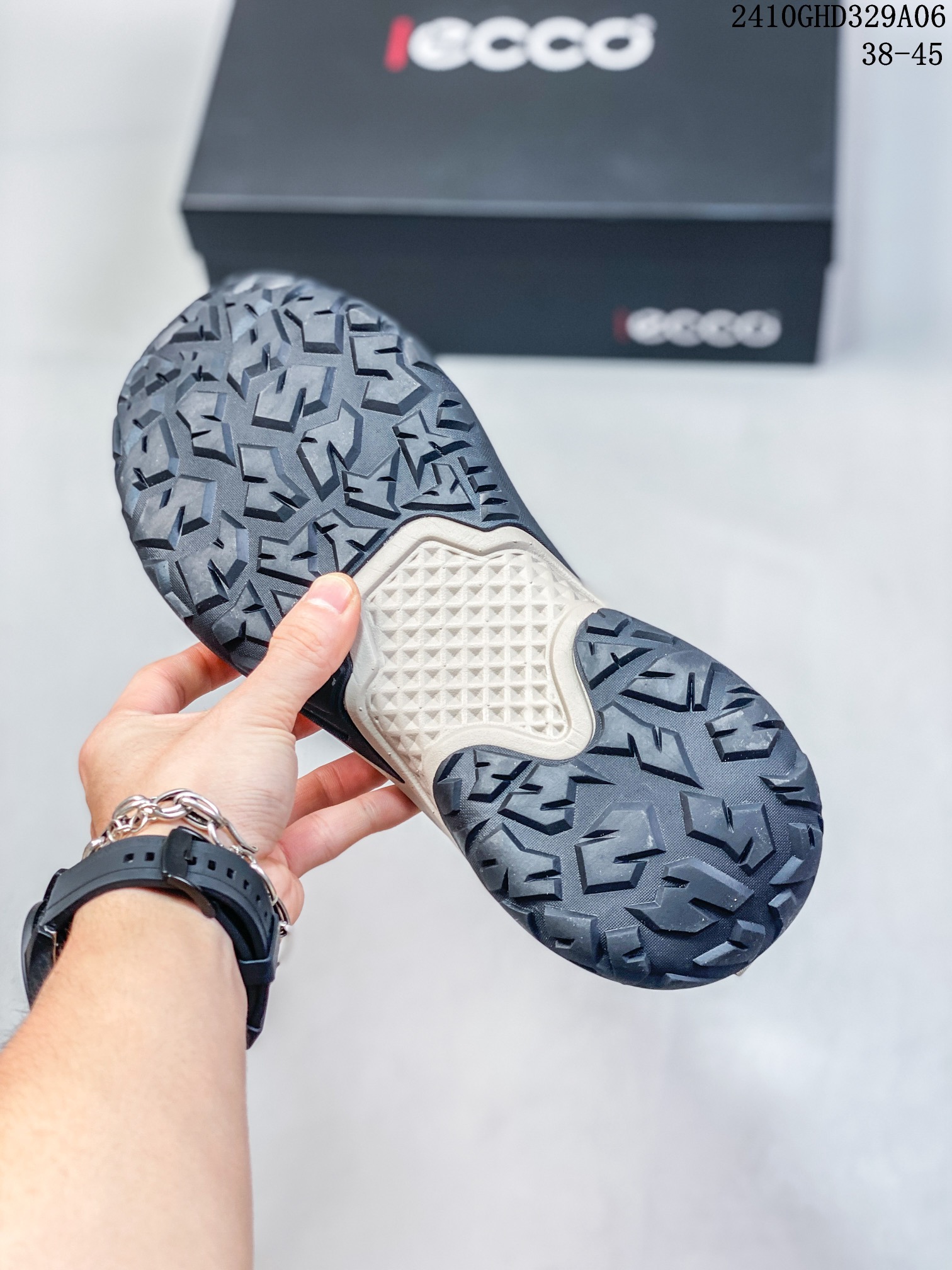 Ecco’s Unique Outdoor Shoes with Durable Features for Comfortable Walking - 图片 5