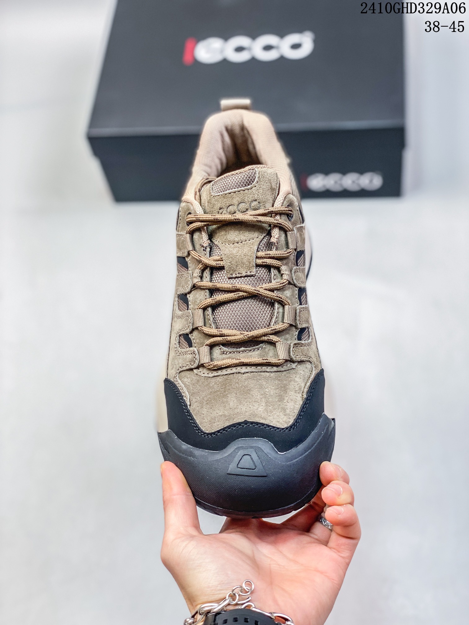 Ecco’s Unique Outdoor Shoes with Durable Features for Comfortable Walking - 图片 2