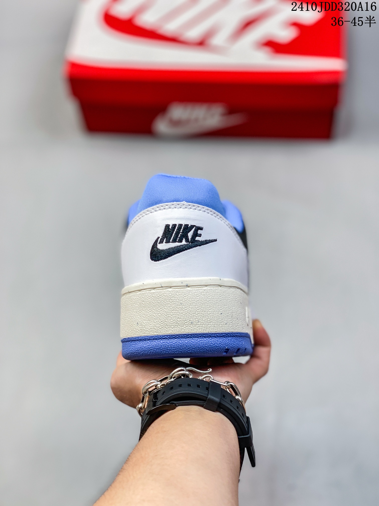 💰150
✅耐克Nike FULL FORCE LO扣篮系列低帮休闲运动滑板板鞋采用软质牛剖皮鞋面材质#正确后跟反口里弧度#原厂中底布正确印刷#鞋垫嵌入缓震乳胶+Sole真气垫装置#原比值开发耐磨橡胶大底❗
货号:FB1362-101
尺码:36 36.5 37.5 38 38.5 39 40 40.5 41 42 42.5 43 44 45
编码:10JDD320A16