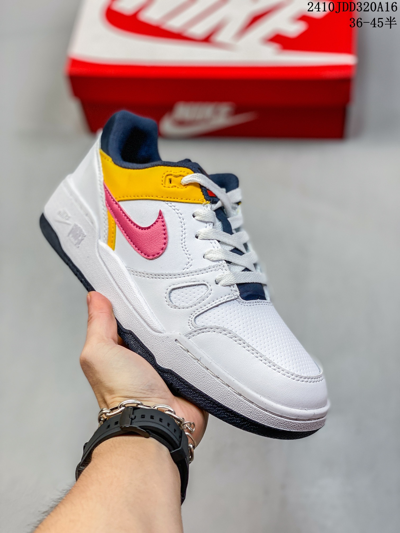 🈴💰150
✅耐克Nike FULL FORCE LO扣篮系列低帮休闲运动滑板板鞋采用软质牛剖皮鞋面材质#正确后跟反口里弧度#原厂中底布正确印刷#鞋垫嵌入缓震乳胶+Sole真气垫装置#原比值开发耐磨橡胶大底❗
货号:FB1362-101
尺码:36 36.5 37.5 38 38.5 39 40 40.5 41 42 42.5 43 44 45
编码:10JDD320A16