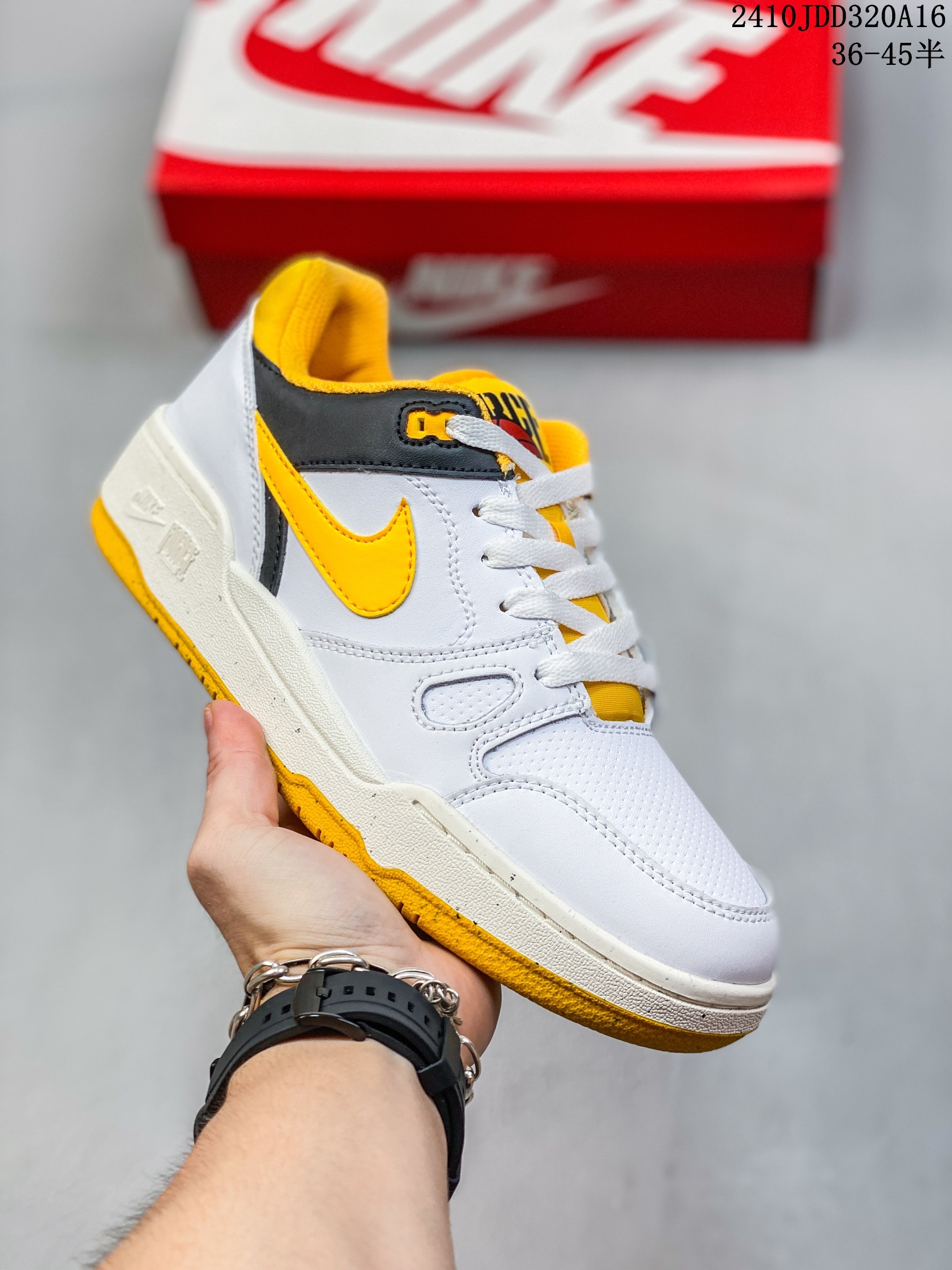 🈴💰150
✅耐克Nike FULL FORCE LO扣篮系列低帮休闲运动滑板板鞋采用软质牛剖皮鞋面材质#正确后跟反口里弧度#原厂中底布正确印刷#鞋垫嵌入缓震乳胶+Sole真气垫装置#原比值开发耐磨橡胶大底❗
货号:FB1362-101
尺码:36 36.5 37.5 38 38.5 39 40 40.5 41 42 42.5 43 44 45
编码:10JDD320A16