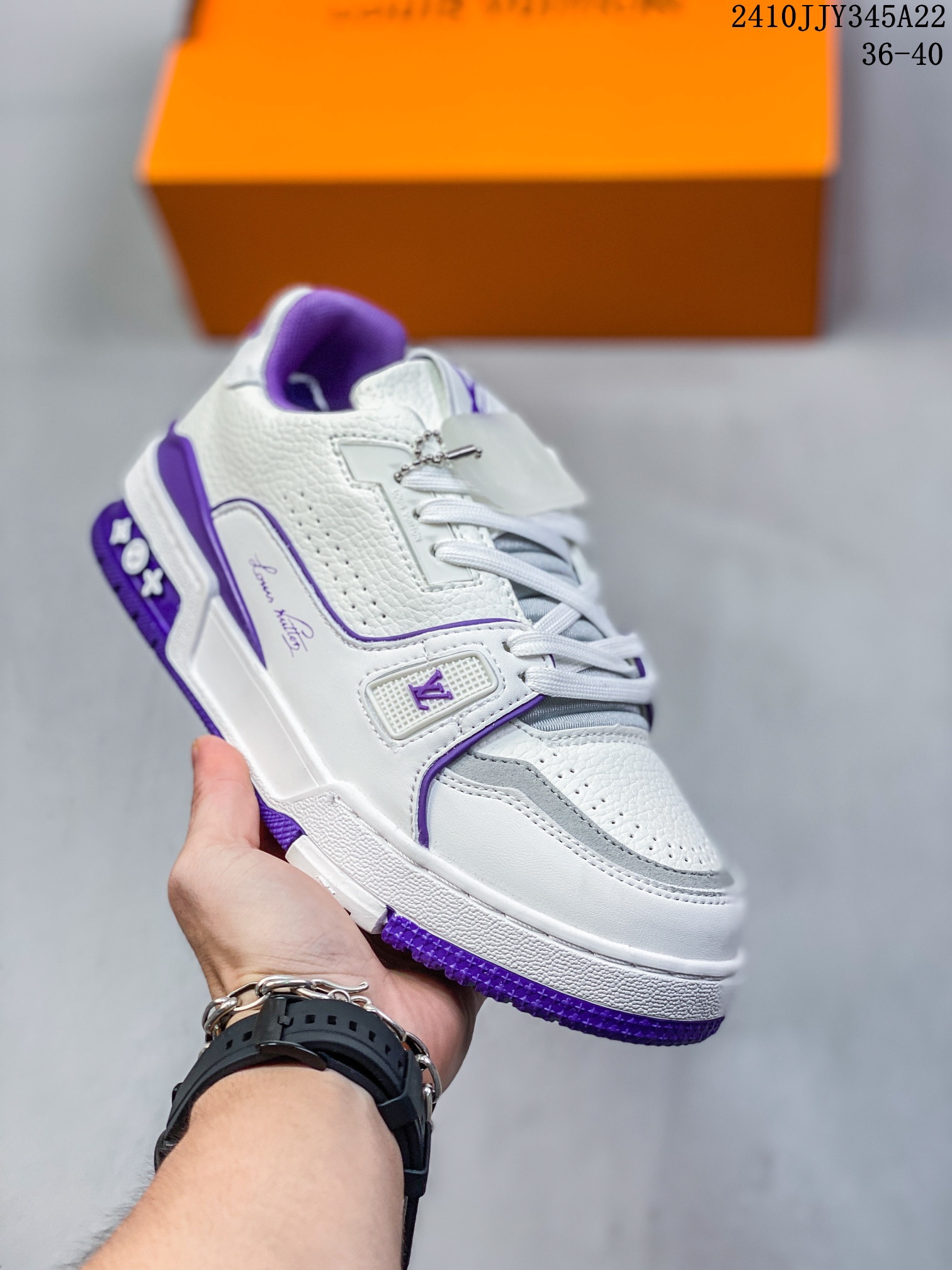 💰110 全新LV路易威登 LV ARCH LIGHT SNEAKER 休闲运动文化百搭篮球板鞋 尺码：36-40