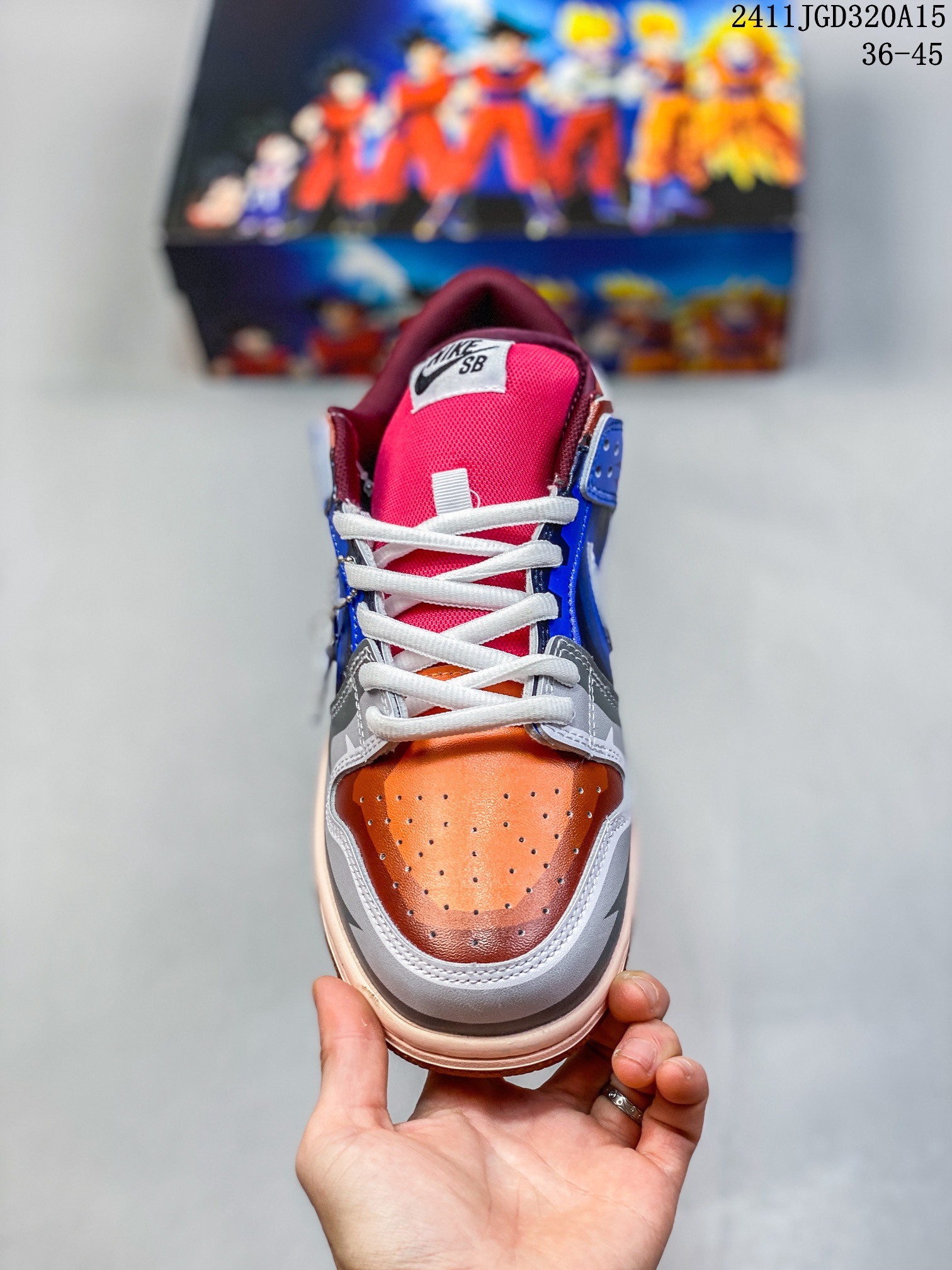 ❤️220包邮//原单代购级别
Nike/耐克 SB七龙珠系列 全新2021版更新数据窄楦翘头版型，采用硬质磨砂革鞋面材质，大厂水平严控清洁度，缜密拉帮中底布，鞋垫嵌EVA缓震物料及背胶，全新窄版翘头耐磨橡胶大底❗️龙珠粉狂喜!定制动漫《七龙珠》贝吉塔配色！Nike SB Dunk Low"DRAGON BALL"扣篮系列低帮休闲运动滑板板鞋“米白宝蓝黄贝吉塔 CZ6501-100
尺码：36-45
编码：11JGD320A15