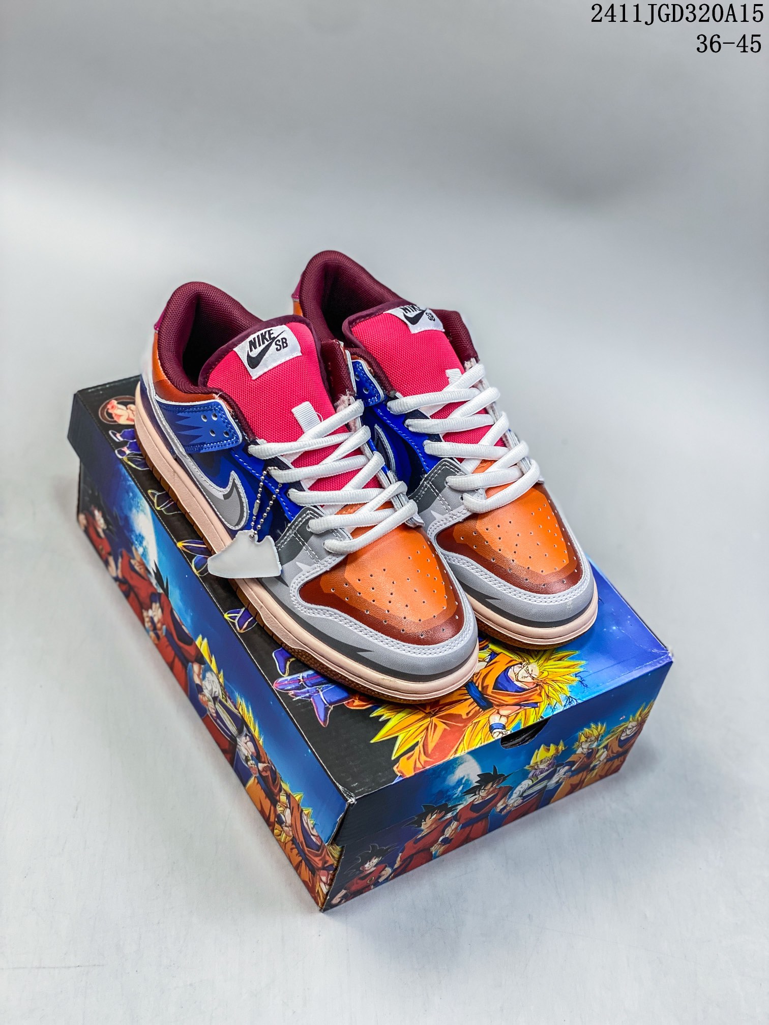 ❤️220包邮//原单代购级别
Nike/耐克 SB七龙珠系列 全新2021版更新数据窄楦翘头版型，采用硬质磨砂革鞋面材质，大厂水平严控清洁度，缜密拉帮中底布，鞋垫嵌EVA缓震物料及背胶，全新窄版翘头耐磨橡胶大底❗️龙珠粉狂喜!定制动漫《七龙珠》贝吉塔配色！Nike SB Dunk Low"DRAGON BALL"扣篮系列低帮休闲运动滑板板鞋“米白宝蓝黄贝吉塔 CZ6501-100
尺码：36-45
编码：11JGD320A15