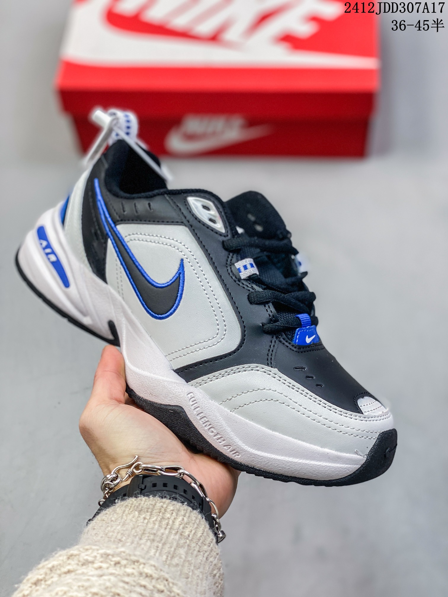🈴💰100 ID:xnm 【真标】耐克 Nike Air Monarch IV男女子训练鞋厚底老爹鞋休闲复古运动鞋。Nike Air Monarch IV 运动鞋为你打造出众的训练装备，耐穿鞋面提供有效支撑。轻盈泡绵结合 Nike Air 缓震配置，塑就舒适非凡的迈步体验。皮革、合成材质与织物组合鞋面，塑就经典外观，经久耐穿，全掌内嵌式 Air 缓震配置，缔造出众缓震体验，舒适非凡，支撑力强，硬质橡胶外底经久耐穿，提供可驾驭多种地面的出众抓地力。