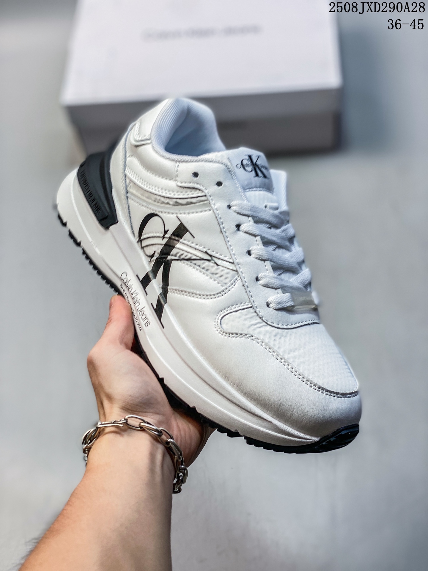 💰140
✅CK光端支线打造，美国个性时尚品牌-卡尔文·克莱恩Calvin Klein Sneakers休闲百搭板鞋 

类型：男鞋
码数：40 41 42 43 44 45如图
编码：08JXD290A28