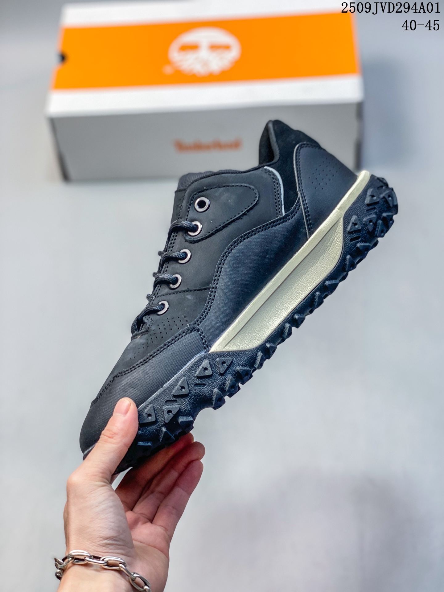 💰170
公司级✅Timberland添柏岚/天伯伦户外高帮休闲大黄靴系列
#广东大厂品质 原盒原包装
#24ss新款 时尚潮流搭配 面料采用意大利🇮🇹顶级磨砂细纹牛皮 搭配防臭防腐真皮乳胶鞋垫 大底到五金都是代工厂原材料制作 同原版固特异永不开胶工艺 好货不杀猪
首单质量严格把控 全网独家首发 品质毋庸置疑 全套官网统一包装 给您完美的穿着体验 质量考究耐穿 型男必备 专治不帅 高品质脚感一流 今年冬季防寒户外专用 日常随意搭配
尺码:如图(皮鞋码)
编码:09JVD294A01