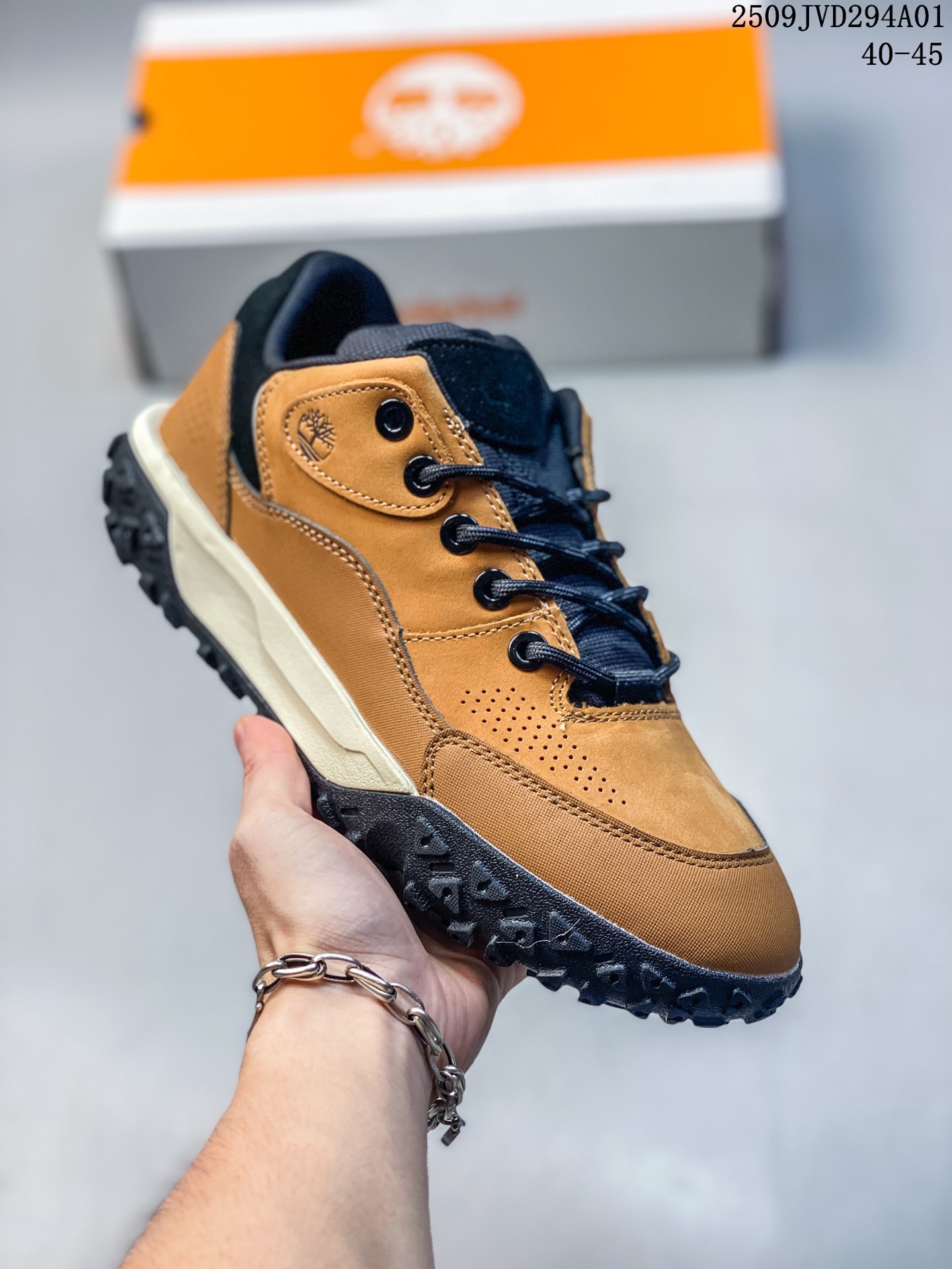 💰170
公司级✅Timberland添柏岚/天伯伦户外高帮休闲大黄靴系列
#广东大厂品质 原盒原包装
#24ss新款 时尚潮流搭配 面料采用意大利🇮🇹顶级磨砂细纹牛皮 搭配防臭防腐真皮乳胶鞋垫 大底到五金都是代工厂原材料制作 同原版固特异永不开胶工艺 好货不杀猪
首单质量严格把控 全网独家首发 品质毋庸置疑 全套官网统一包装 给您完美的穿着体验 质量考究耐穿 型男必备 专治不帅 高品质脚感一流 今年冬季防寒户外专用 日常随意搭配
尺码:如图(皮鞋码)
编码:09JVD294A01