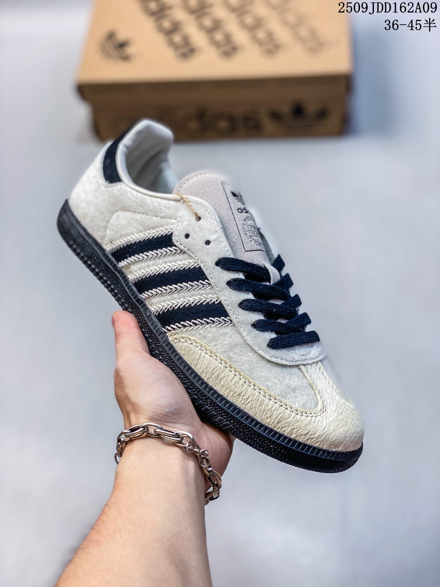 💰100
阿迪达斯Adidas Originals Samba OGCow桑巴舞系列绅士德训足球风百搭低帮休闲运动板鞋“马毛豹纹”货号：JI2734
码数：36 36.5 37 38 38.5 39 40 40.5 41 42 42.5 43 44 45
编号：09JDD162A09