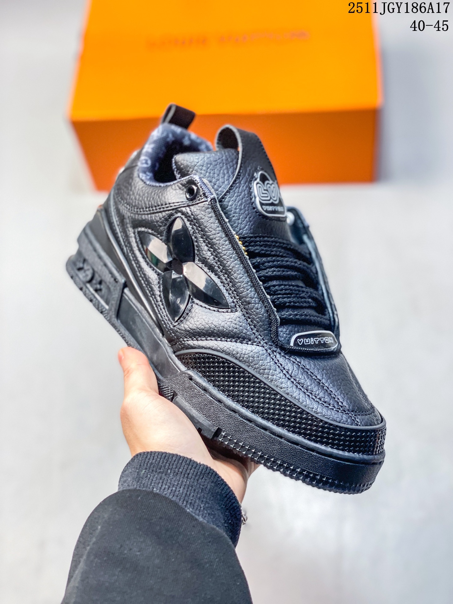 💰P145🔺Louis Vuitton Sneaker 路易威登复古休闲鞋 牛皮材质运动鞋 Size:40-45码                 #TSS25251118
11JGY186A17