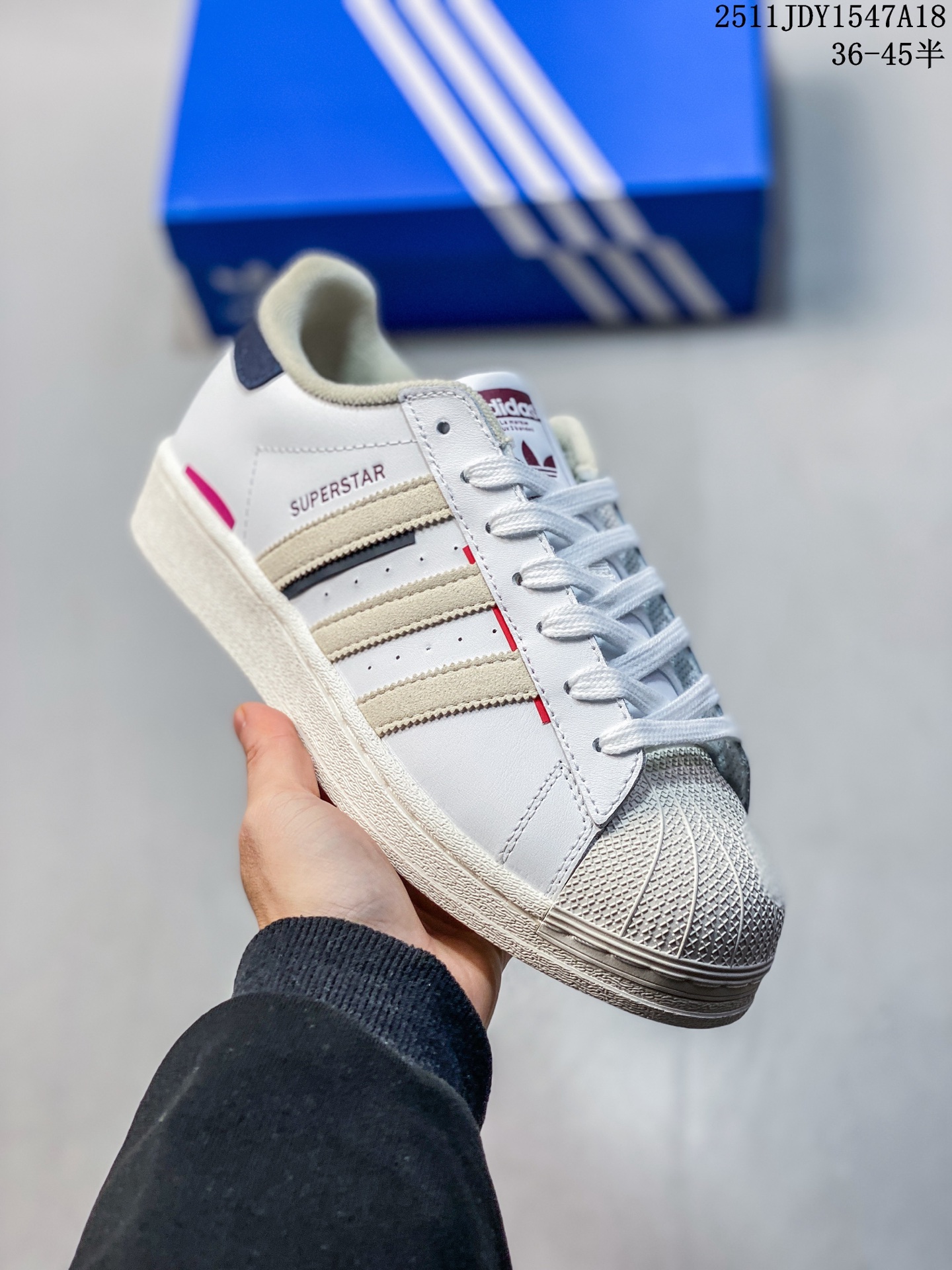 💰105
公司级✅Adidas Originals Superstar贝壳头系列 阿迪达斯 低帮经典百搭休闲运动板鞋
货号:HQ6626
尺码:36 36.5 37 38 38.5 39 40 40.5 41 42 42.5 43 44 45
11JDY1547A18