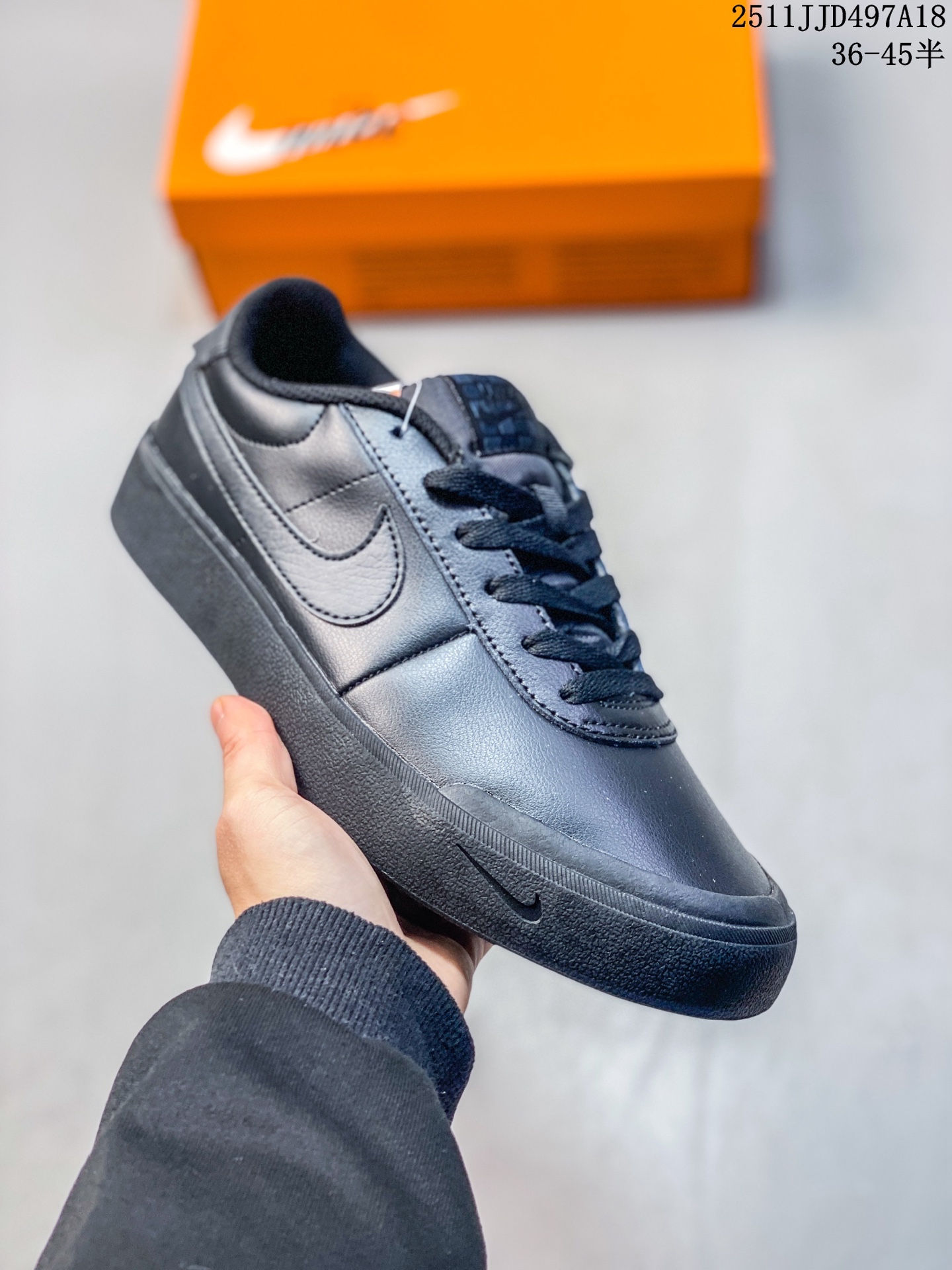 【新品🔥】耐克(NIKE)COURT SHOT 男女子运动鞋春季透气轻便经典白昼 潮流 嘻哈 百搭 防滑 低帮 板鞋 FQ8146#拒绝沉闷黑白 质感满满的皮革鞋面,搭配标志性的大钩子,细节处的小设计更是点睛之笔.走路超舒服,日常出街、运动健身都能完美适配,我愿称之为年度最爱鞋款#开春穿搭爆改 #预习一下春季穿搭 #我的春游鞋搭子 #春季焕白行动 #春日GRWM#上得物入手好鞋子 #黑白配色鞋子太好看了 #春日少年感出游 #春日宝藏休闲板鞋分享 货号: FN5620 编码: ERYC0614ZZL 11JJD497A18