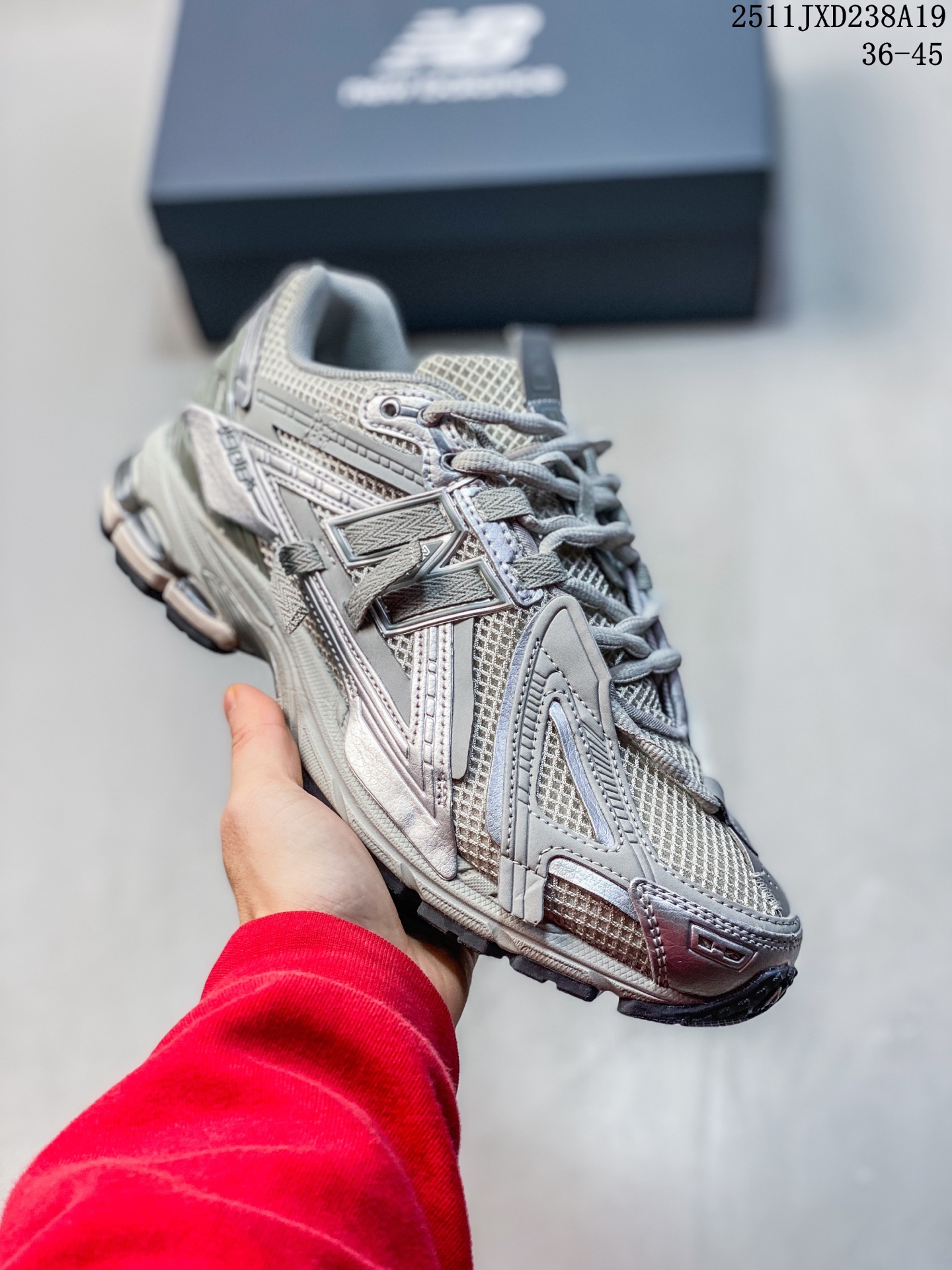 💰160
公司级✅New Balance M1906系列 新百伦 复古单品宝藏老爹鞋款
复古元素叠加 质感超级棒 原楦版型材料细节做工精细 作为NB最经典的档案鞋型之一
官方货号:M1906RCH
尺码:36 37 37.5 38 38.5 39.5 40 40.5 41.5 42 42.5 43 44 45
ID:JKD101-AZD
11JXD238A19