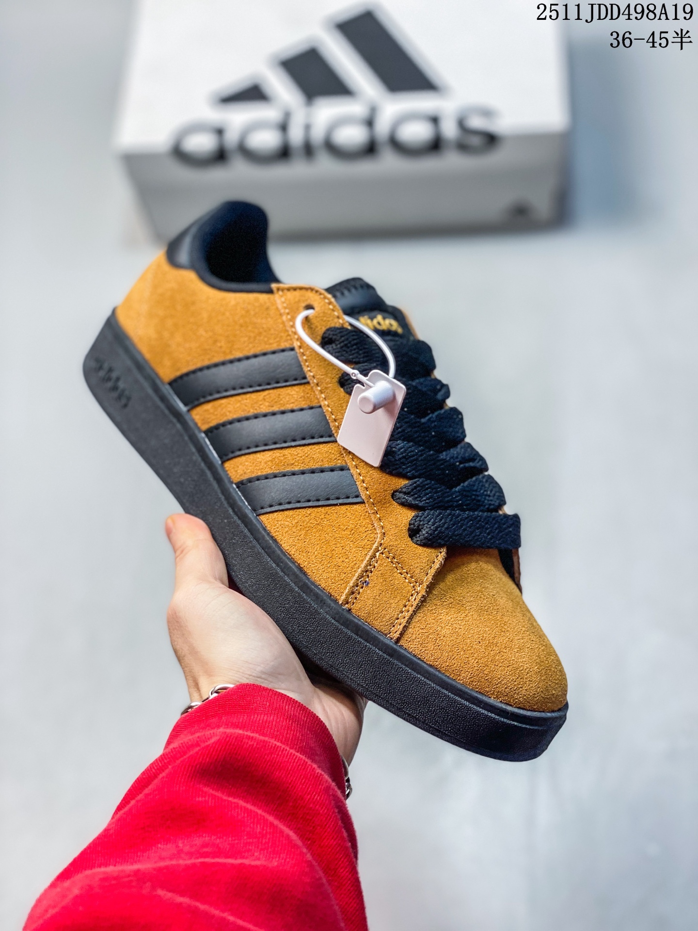 💰120
阿迪达斯 AdidasLego 阿迪达 Adidas NEO Grand Court懒蛋蛋联名款小白鞋 女款休闲低帮运动板鞋运动休闲鞋,一款经典而简洁的运动鞋。这款运动鞋,将往日经典运动型格推向未来。日常造型,搭配合成革鞋面,两侧饰标志性三条纹。含Cloudfoam中底,力求实现迈步舒适。常规型剪裁,系带设计,合成革鞋面,橡胶外底,Cloudfoam舒适鞋垫,脚感舒适。
类型:女鞋
货号:JR7110
码数:36-45含半码
编码:IOYC1118ZLL
11JDD498A19