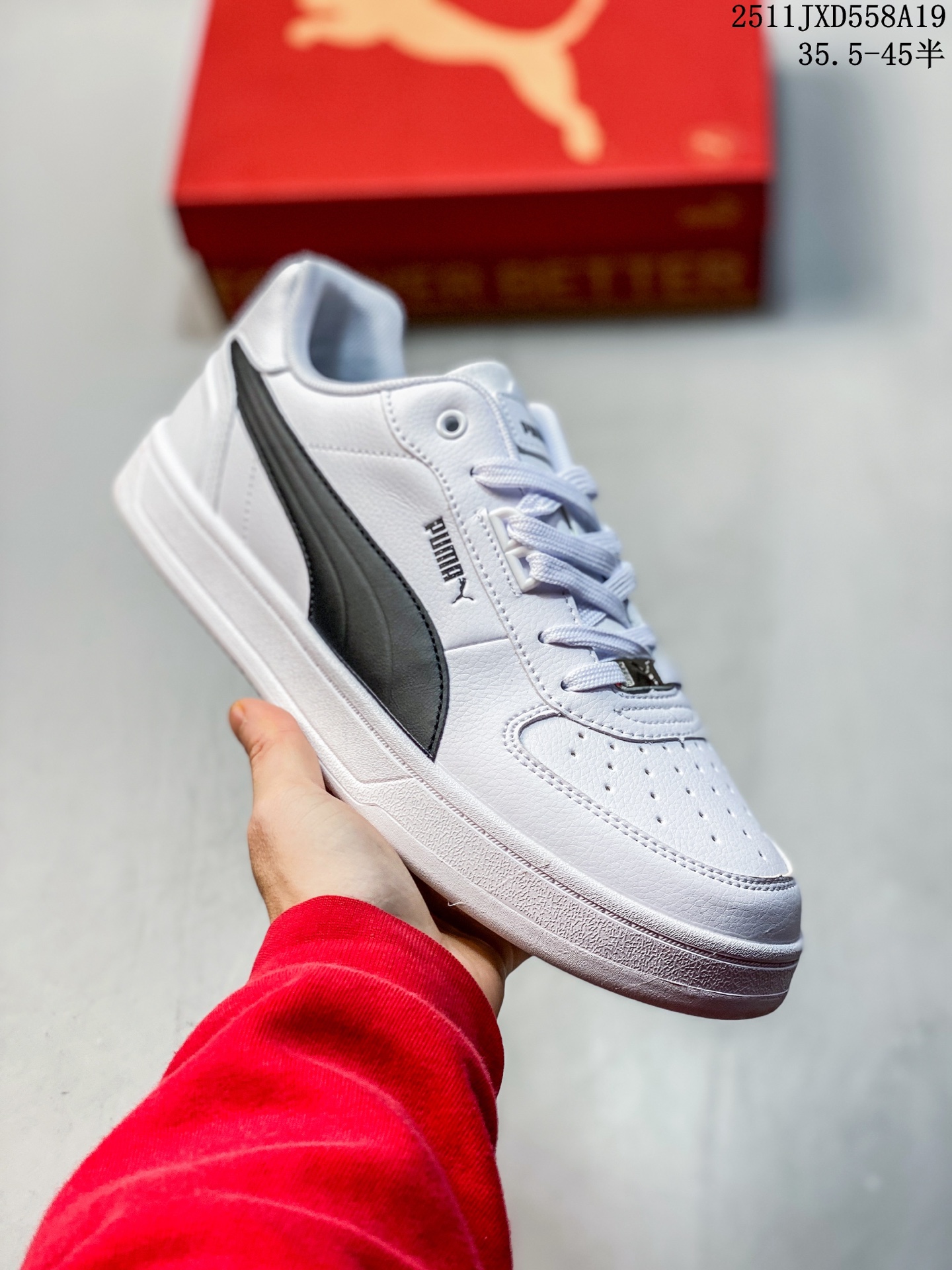 💰160
PUMA彪马 Caven 2.0 舒适百搭 耐磨轻便 低帮 生活休闲鞋 男女同款 米色，全新款 Slipstream Laces，采用不同颜色皮革的拼接，视觉层次感相当丰富，配合轻微氧化的缝线大底和扁宽的粗鞋带，历久弥新的复古感呼之欲出，鞋帮侧面缀有 Slipstream 字样和 Puma 小 Logo，细节亦十分到位。

类型：男女鞋
货号：395016-15
11JXD558A19