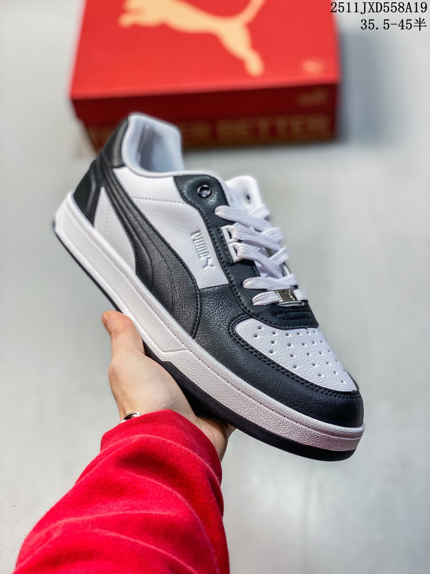 💰160
PUMA彪马 Caven 2.0 舒适百搭 耐磨轻便 低帮 生活休闲鞋 男女同款 米色，全新款 Slipstream Laces，采用不同颜色皮革的拼接，视觉层次感相当丰富，配合轻微氧化的缝线大底和扁宽的粗鞋带，历久弥新的复古感呼之欲出，鞋帮侧面缀有 Slipstream 字样和 Puma 小 Logo，细节亦十分到位。

类型：男女鞋
货号：395016-15
11JXD558A19